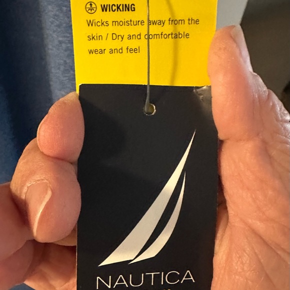 Nautica Men’s Shirt NWT wicks moisture away from body - perfect for summer - Picture 2 of 4